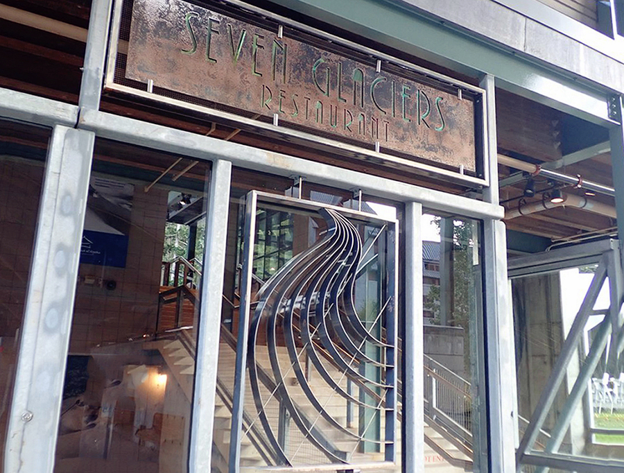 ../Images/HUANG,MEI-HUI.Alaska.Seven Glaciers (43).jpg